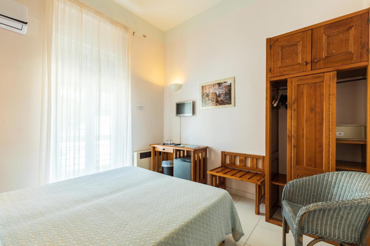 Albergo Miramare Cala Gonone Bagian luar foto
